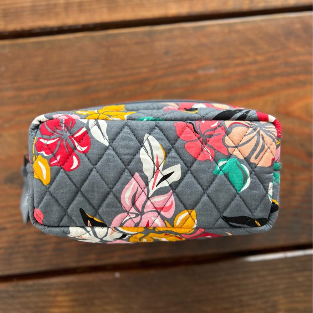 Vera Bradley Coastal Paradise Makeup Bag